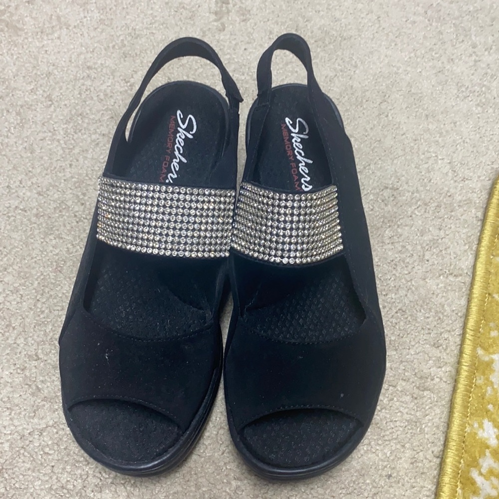 Never been worn Skechers memory foam